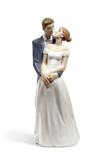 Nao Unforgettable Day. Porcelain Bride And Groom (Wedding) Figure.