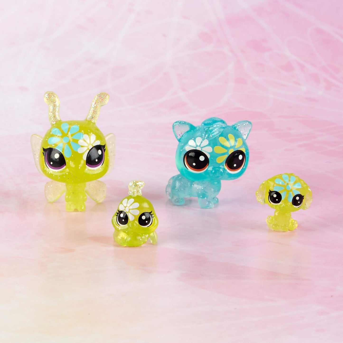 Littlest Pet Shop Blooming Bouquet, 16 Pets, Part Of The Lps Petal Party Collection