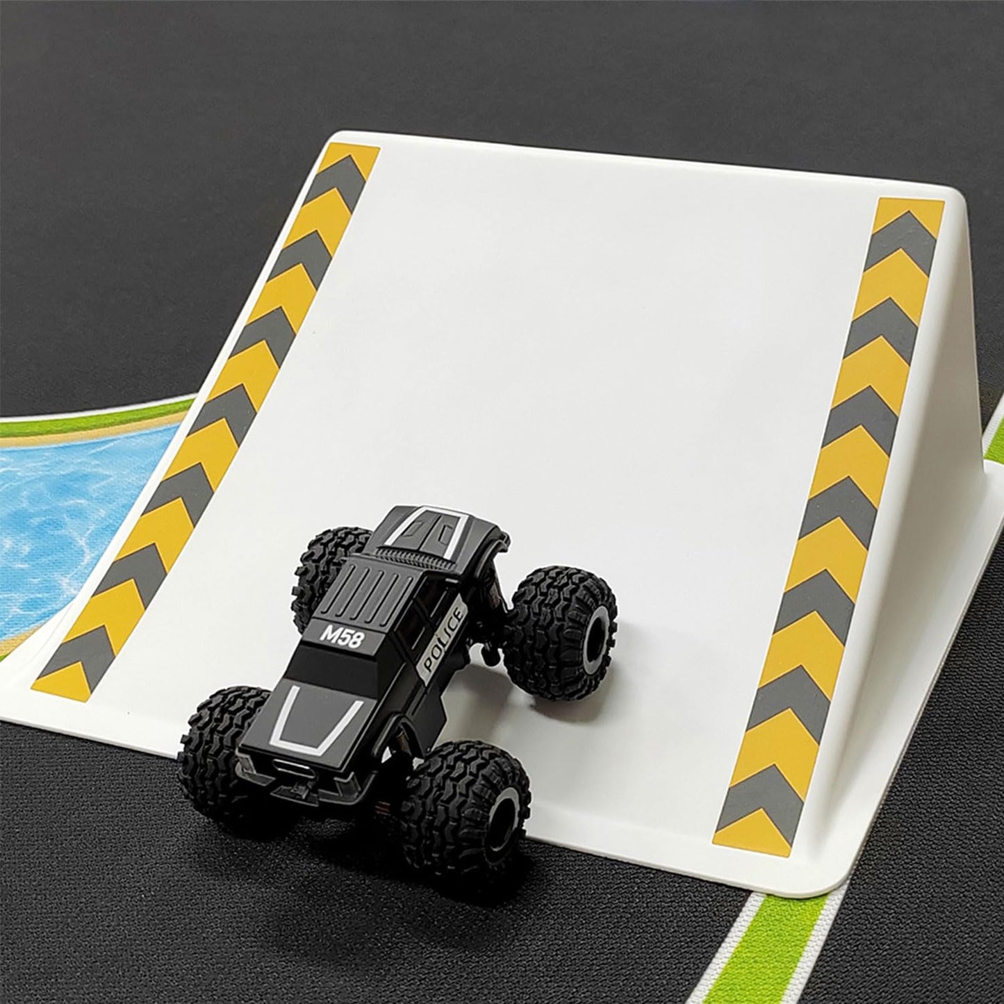 LDARC 1:58 Scale Mini RC Car RTR 2.4GHz Desktop Monster Truck Hobby Grade Remote Control Vehicle Model Comes with 2 Replaceable