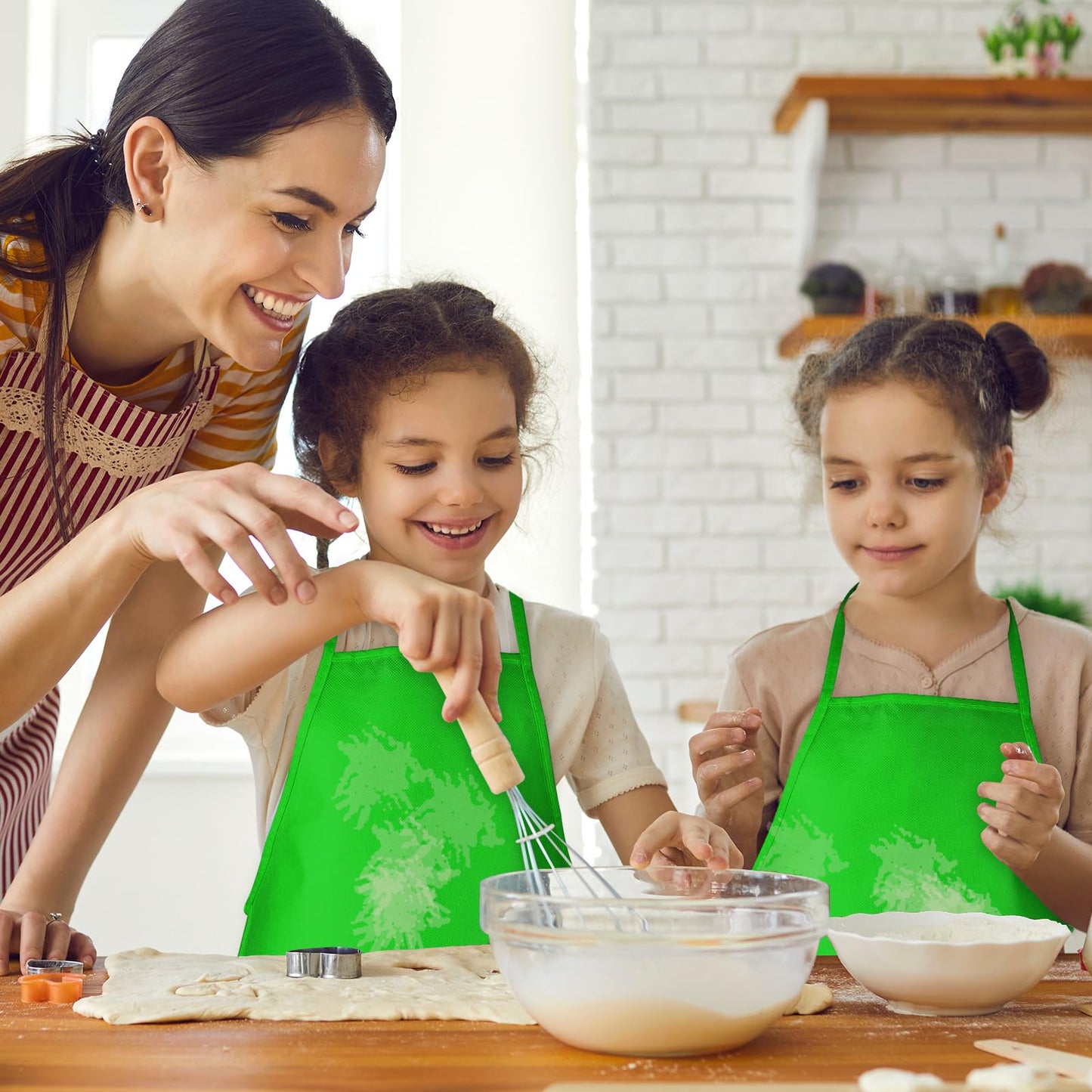 BOUBONI Green Kids Painting Aprons - 24 Pieces, Toddler Art Aprons with 2 Pockets for Crafts and Activities