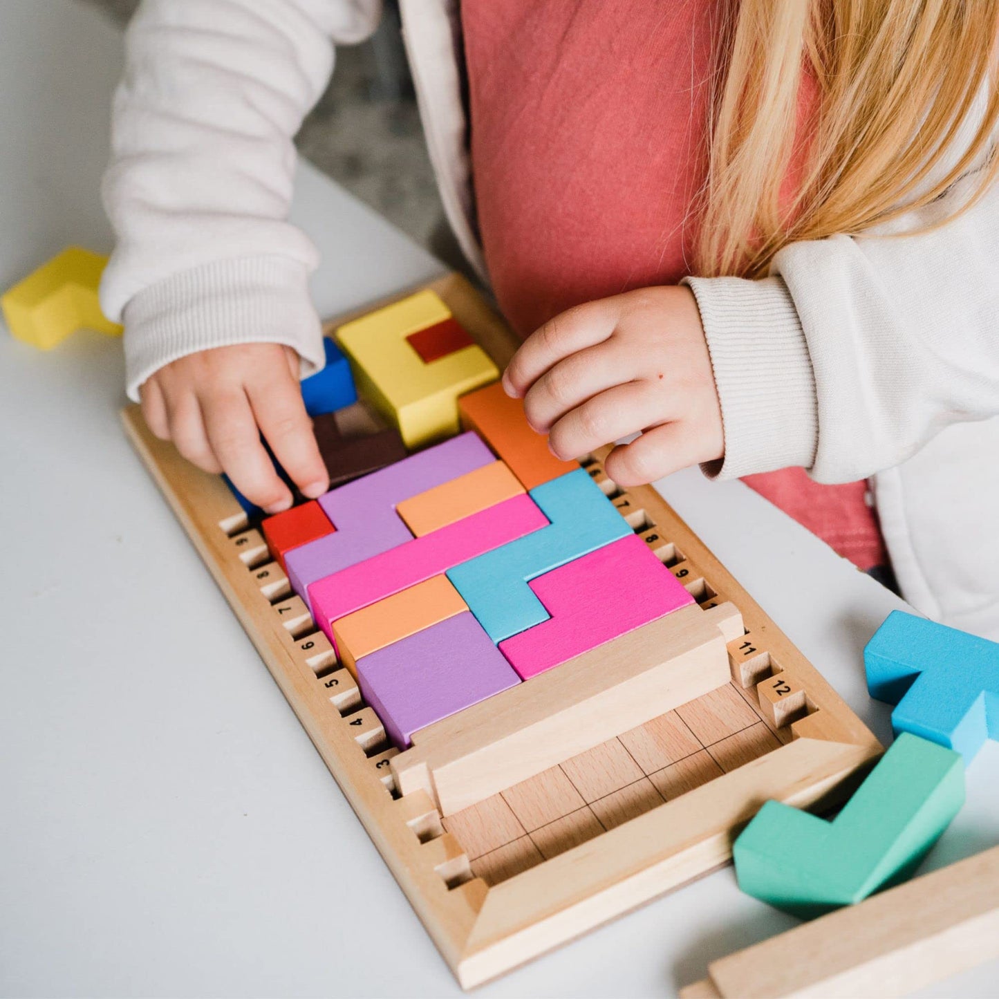 GIGAMIC Katamino Family Puzzle Game for Kids & Families, Wooden, Large, Gold, Model GZUF, 1-2 Players, 10 Minutes