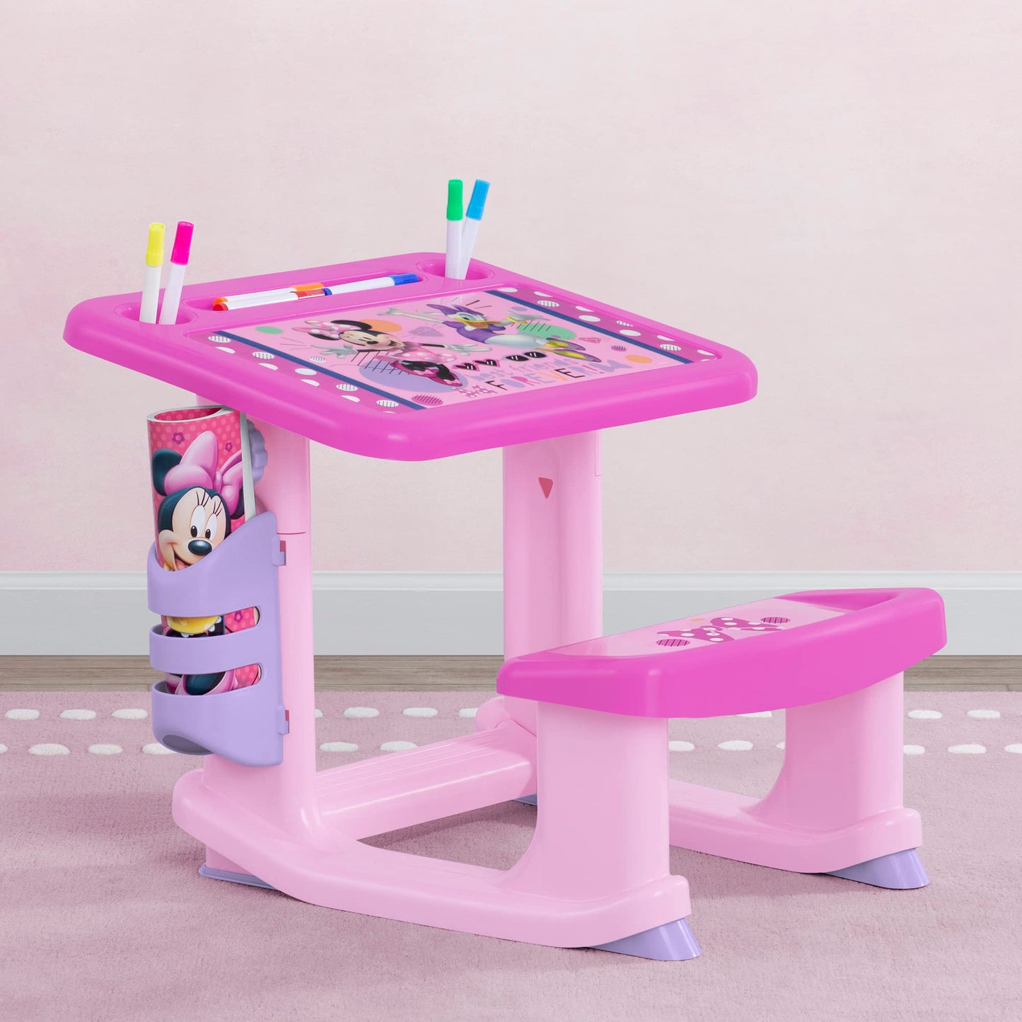 Disney Minnie Mouse Draw and Play Desk by Delta Children - Includes 10 Markers and Coloring Book, Pink