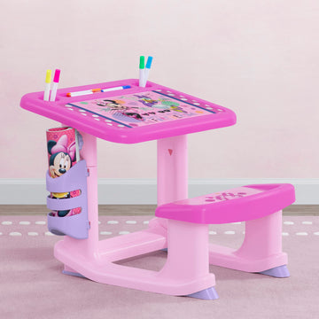 Disney Minnie Mouse Draw and Play Desk by Delta Children - Includes 10 Markers and Coloring Book, Pink