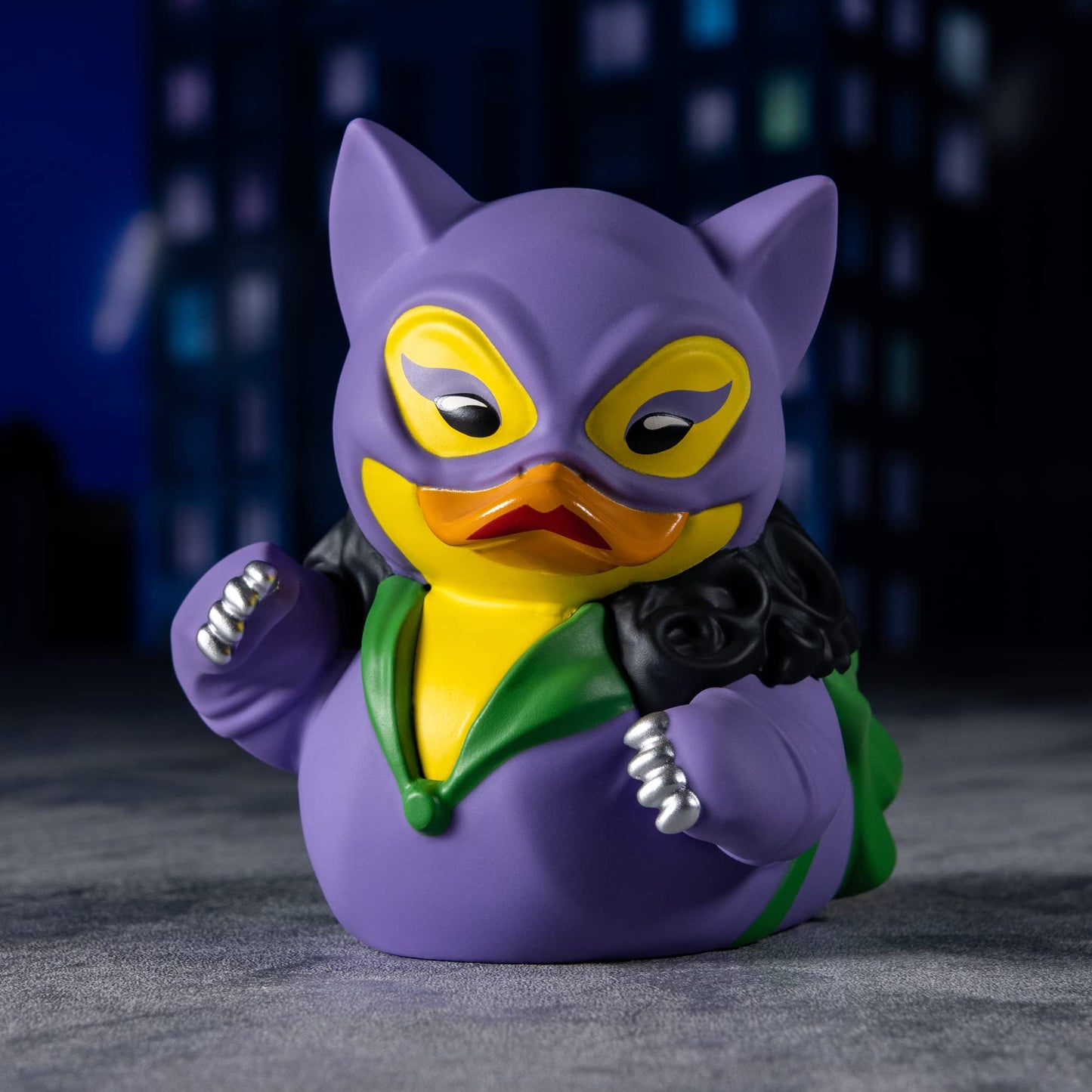TUBBZ Catwoman Collectible Duck Vinyl Figure - 3.54 Inch, Purple/Yellow/Green, PVC - Official Batman Merchandise, Model NS3264