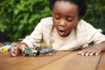 Matchbox Jurassic World Dino Transporters, 1 Vehicle & 1-2 Mini Dinosaurs, Ages 3 Years Old & Up