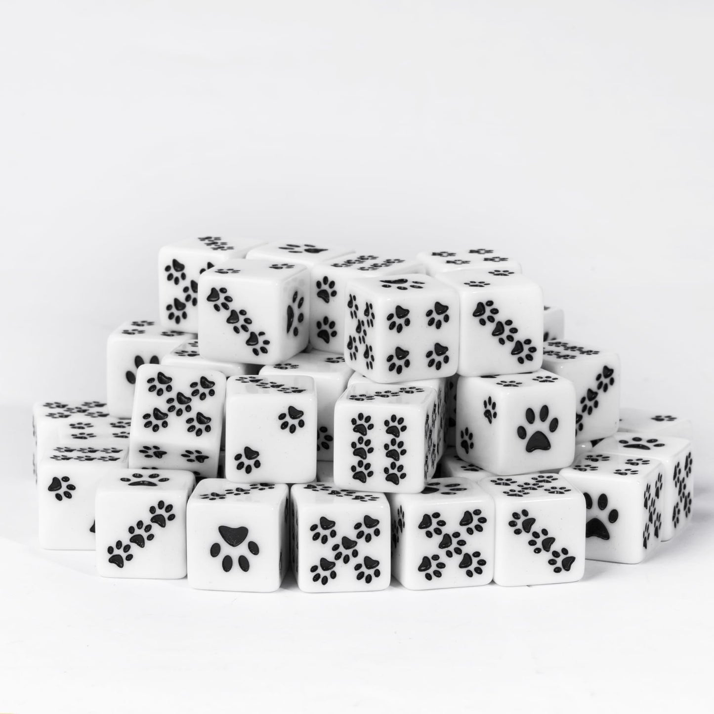HDdais 10 Piece 16mm D6 Dice Set - Cat's Paw Design, 5 Black & 5 White Resin Dice for DND, MTG, Tabletop Games, Math Teaching