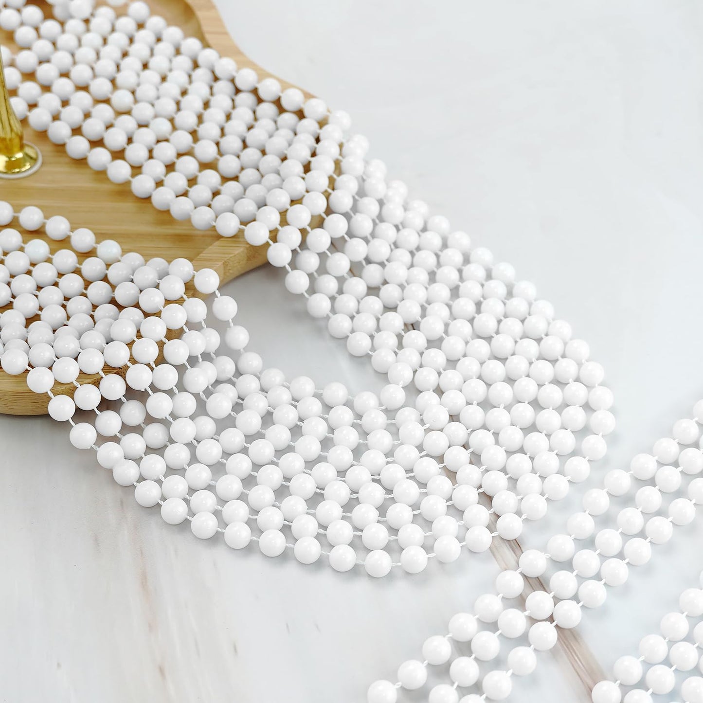 ZZYFGH 33'' 7mm St Patricks Day Beads Necklace, White Bead Necklace Bulk, Mardi Gras Round Beaded Necklaces for Party Favors Cos
