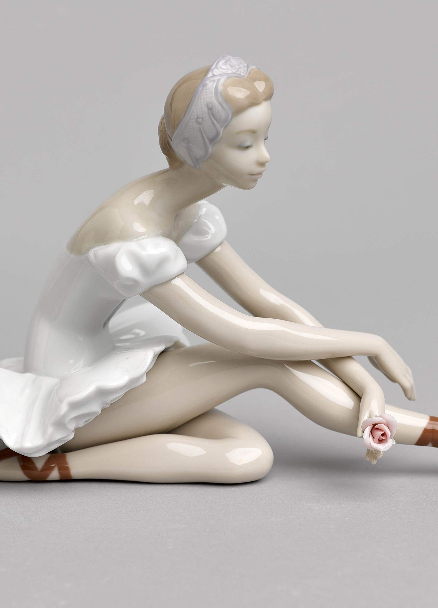 LLADRÓ Rose Ballet Figurine - Porcelain Ballerina - White - Model 5919