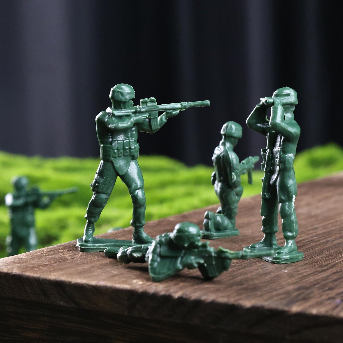 MCPINKY Army Men Toy Soldiers Playset, 100PCS Plastic Figures, Green, Medium, Perfect for Boys Birthday Gift and Christmas Stocking Stuffers
