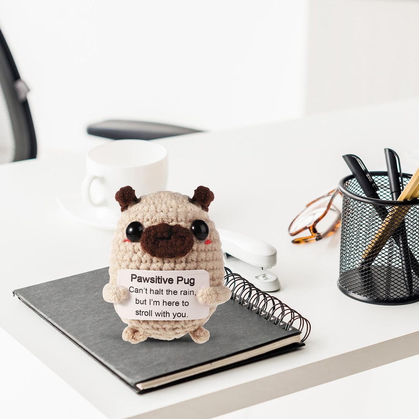 TOYMIS Positive Crochet Pug  Mini Positive Animals Cute Knitted Dog Toys Good Luck Gifts Support Knitted Present Knitted Positive Doll Holding Support Card for Emotional Encouragement Decoration Party