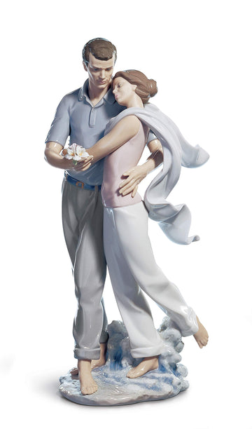 Lladró Couple Figure You'Re Everything To Me In Glossy Porcelain In Pastel Colors. Decorative Figure Of Lovers.