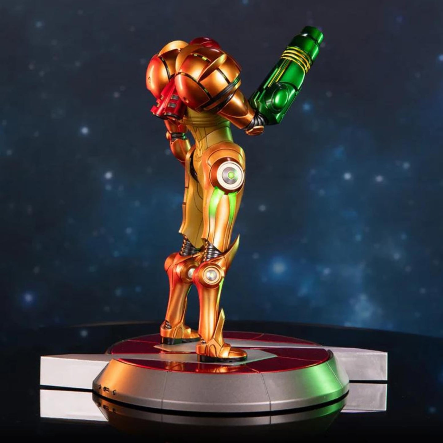 Metroid Prime: Samus Varia Suit Pvc (Collector'S Edition)