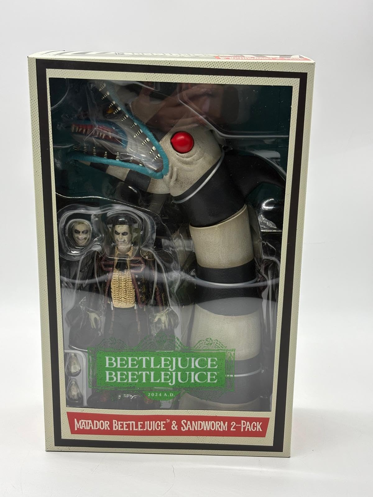 NECA - Beetlejuice - 7 Scale Action Figure - Ultimate Matador Beetlejuice and Sandworm 2 Pack
