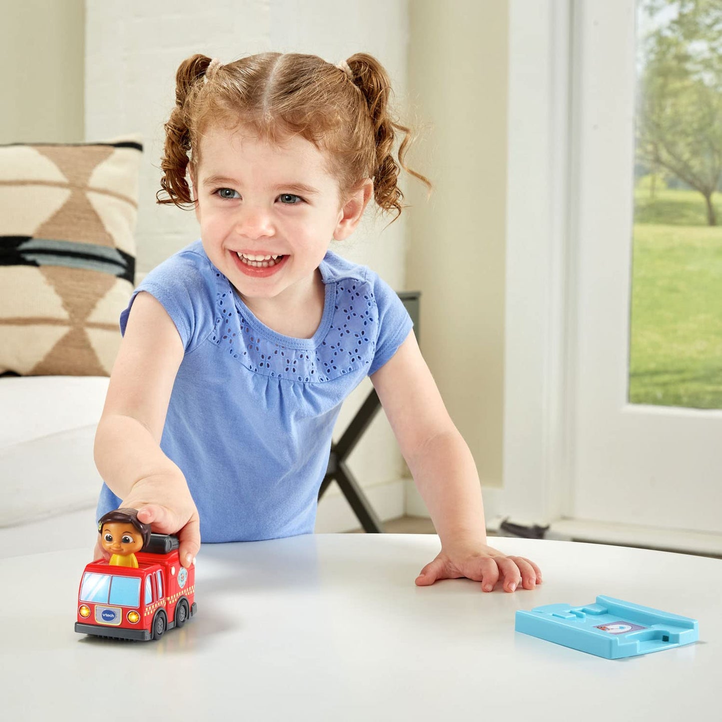 VTech CoCoMelon Go! Go! Smart Wheels Ninas Fire Truck and Track