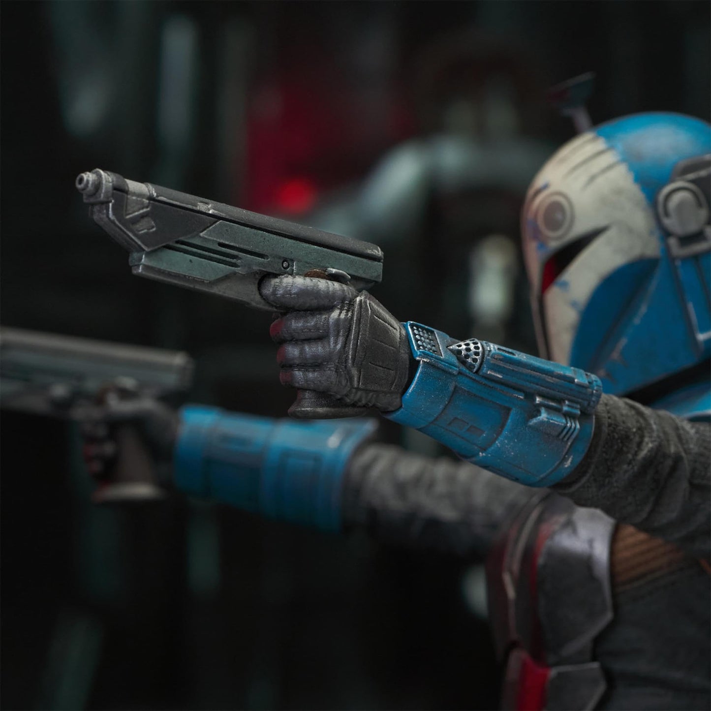 Diamond Select Toys Star Wars: The Mandalorian: Bo-Katan Kryze (Season 2 Version) Bust Multicolor