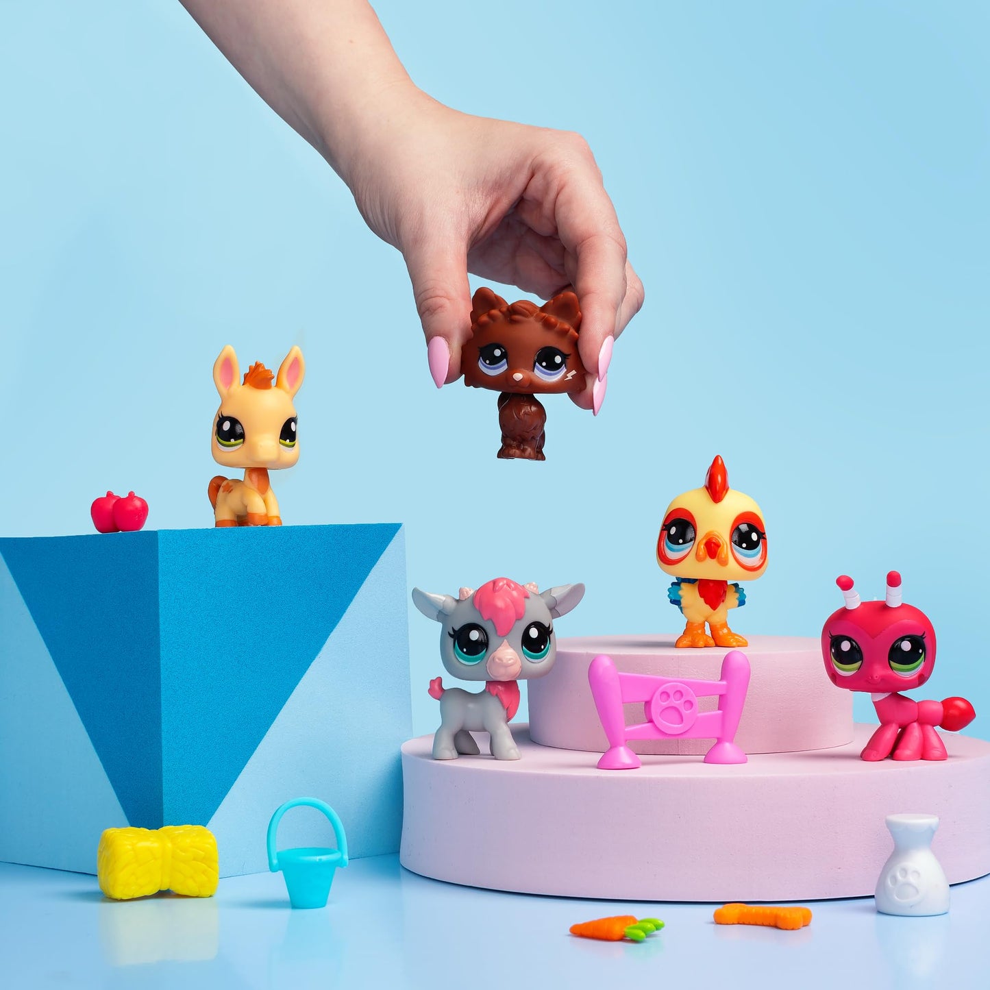 Littlest Pet Shop Farm Besties Collector Set - Gen 7 Bobble Head Pets #56-60, PVC Imagination Toy for Kids 4+