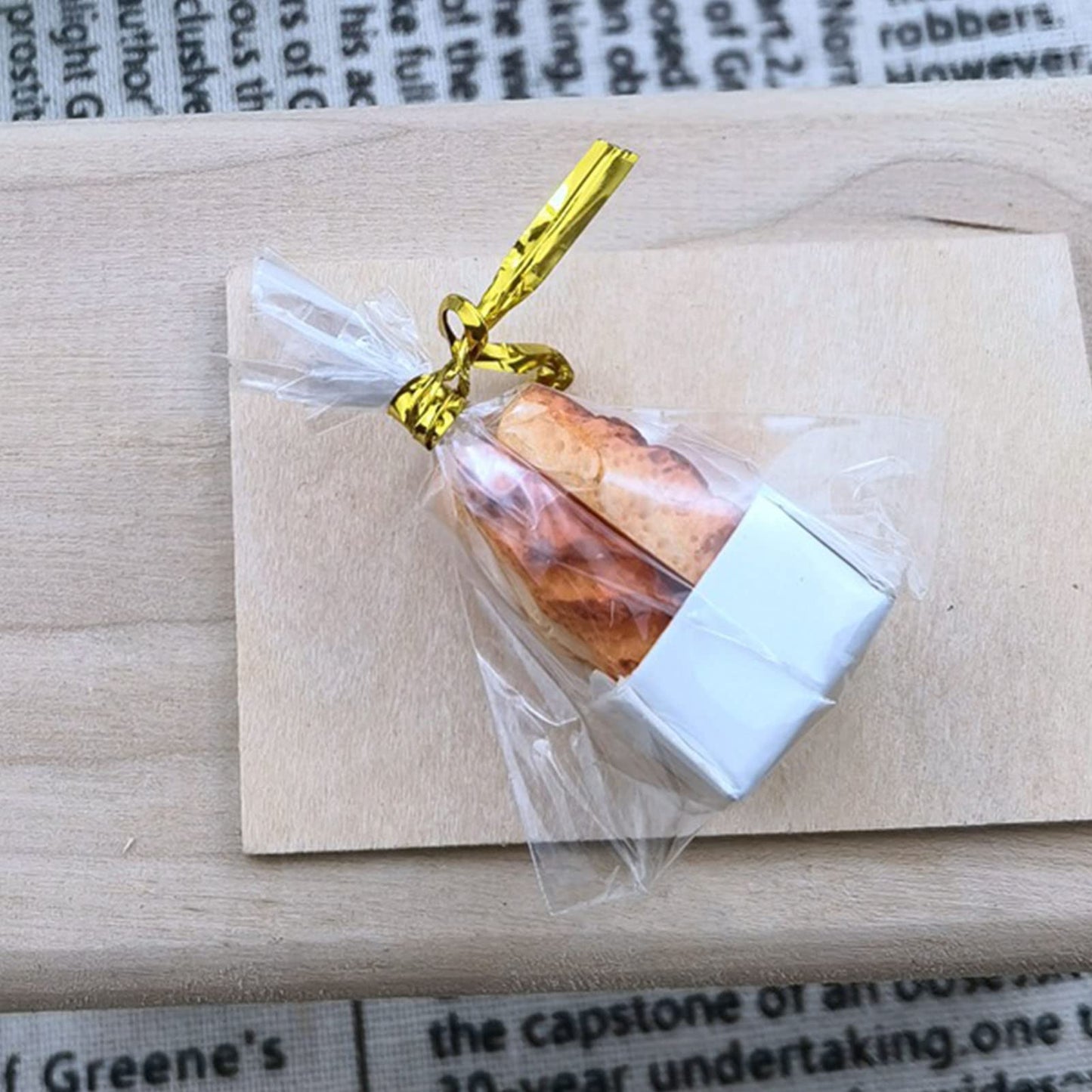 Dollhouse Miniatures Food, 40Pcs Mini Dollhouse Miniature Food Bread With 10 Bases For Gifts For Kids