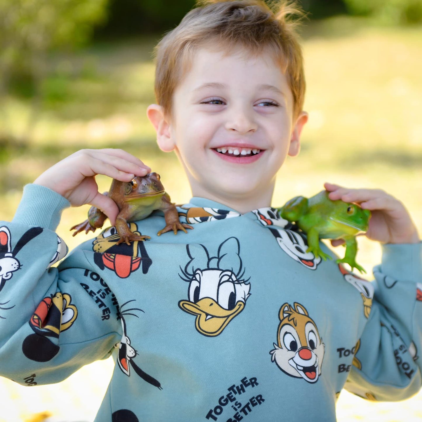 Gemini&Genius Realistic Hand Painted Tree Frog Figurine, Dark Green Rubber Model, Educational Toy for Ages 3 and Up
