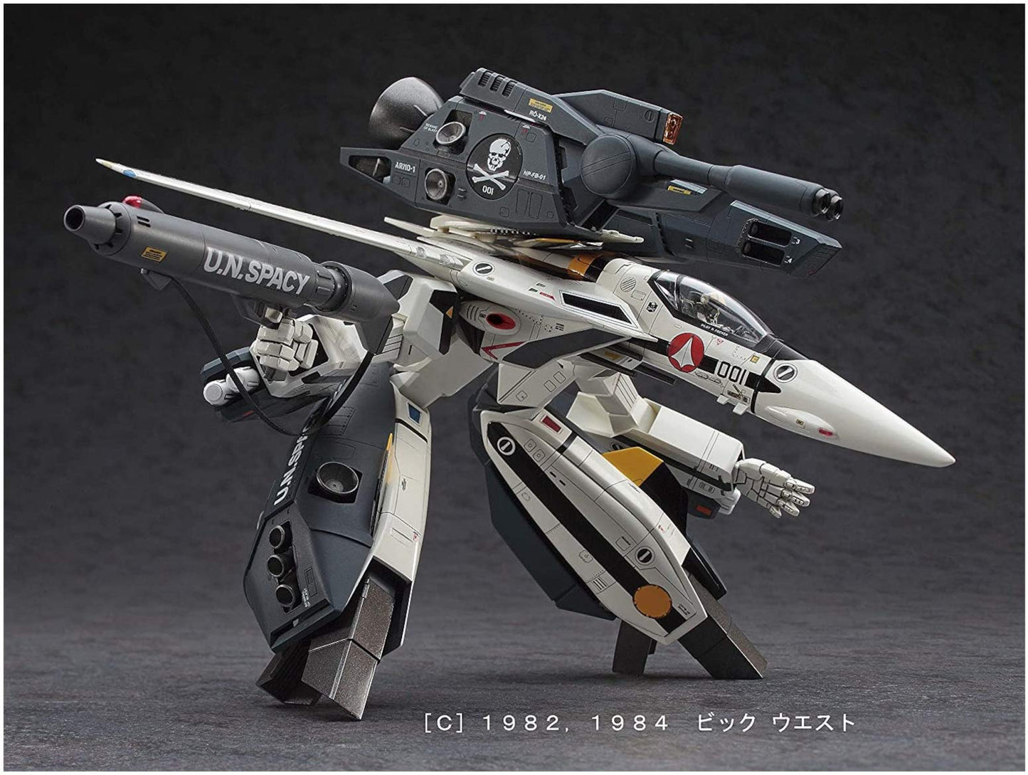 Hasegawa 1/72 Macross VF-1S Strike/Super Gau~oku Valkyrie Model No.26 - Black Plastic Model Kit