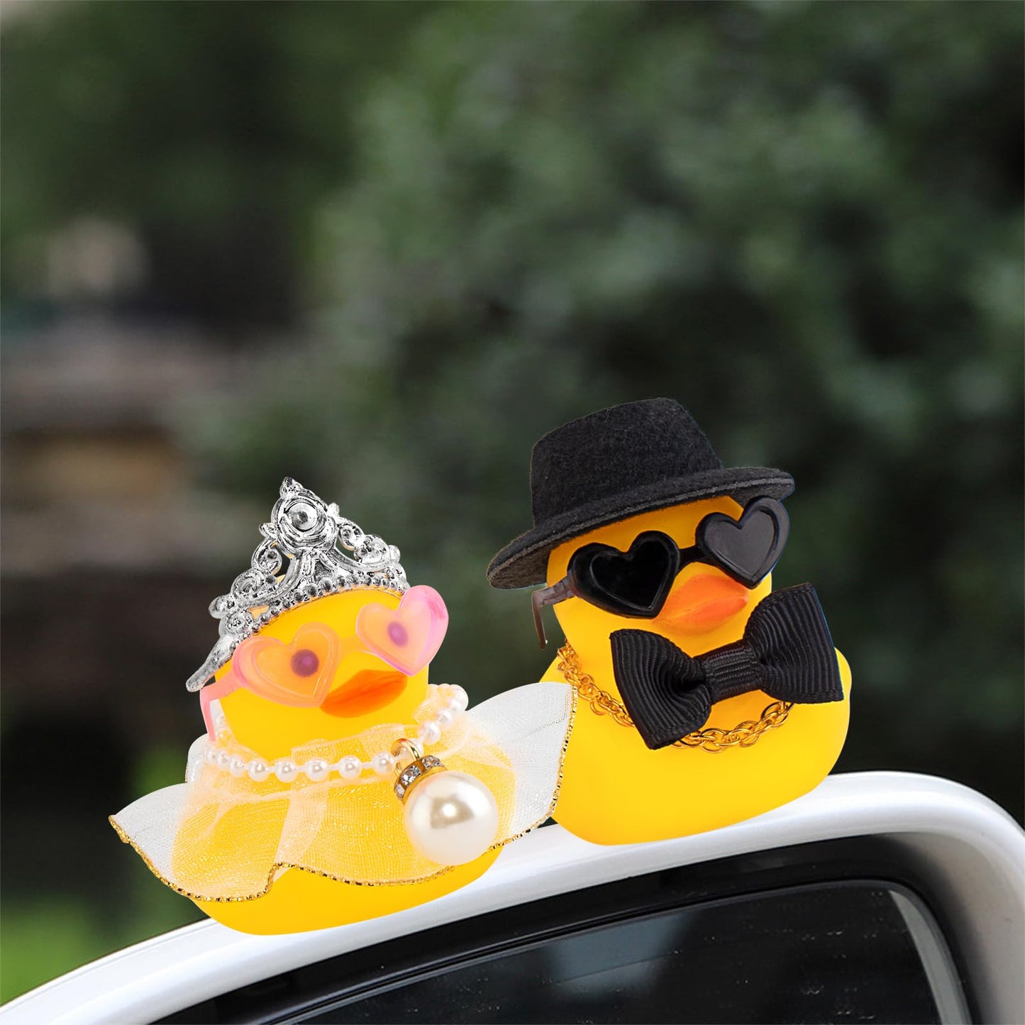wonuu Pair Set of 2 Wedding Rubber Ducks  Bride Groom Duckies Marriage Rubber Duck Mini Couple Ducky for Ceremony Gift Souvenir Marry Blessings Elegant Heartwarming Present  White Gold Wedding Dress