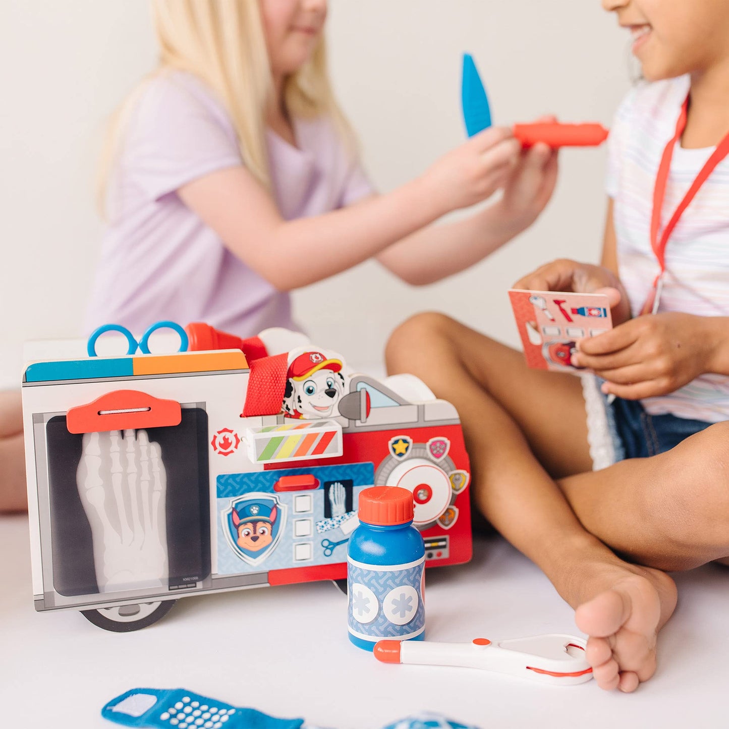 Melissa & Doug PAW Patrol Marshalls Wooden Rescue EMT Caddy (14 Pieces) - PAW Patrol Take-Along Pretend Play First Responder Re