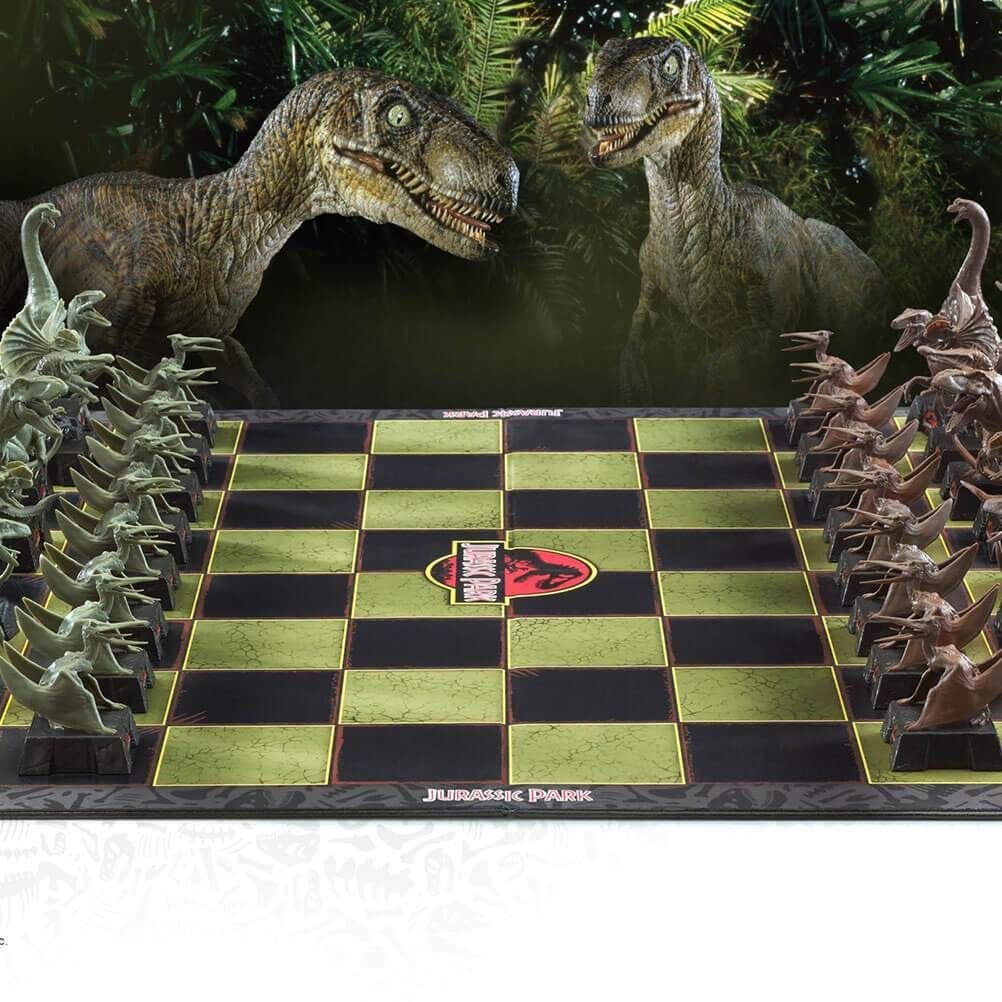 The Noble Collection Jurassic Park Chess Set - Multicolor - Plastic & Cardboard - 295x295x85mm - Model NN2421