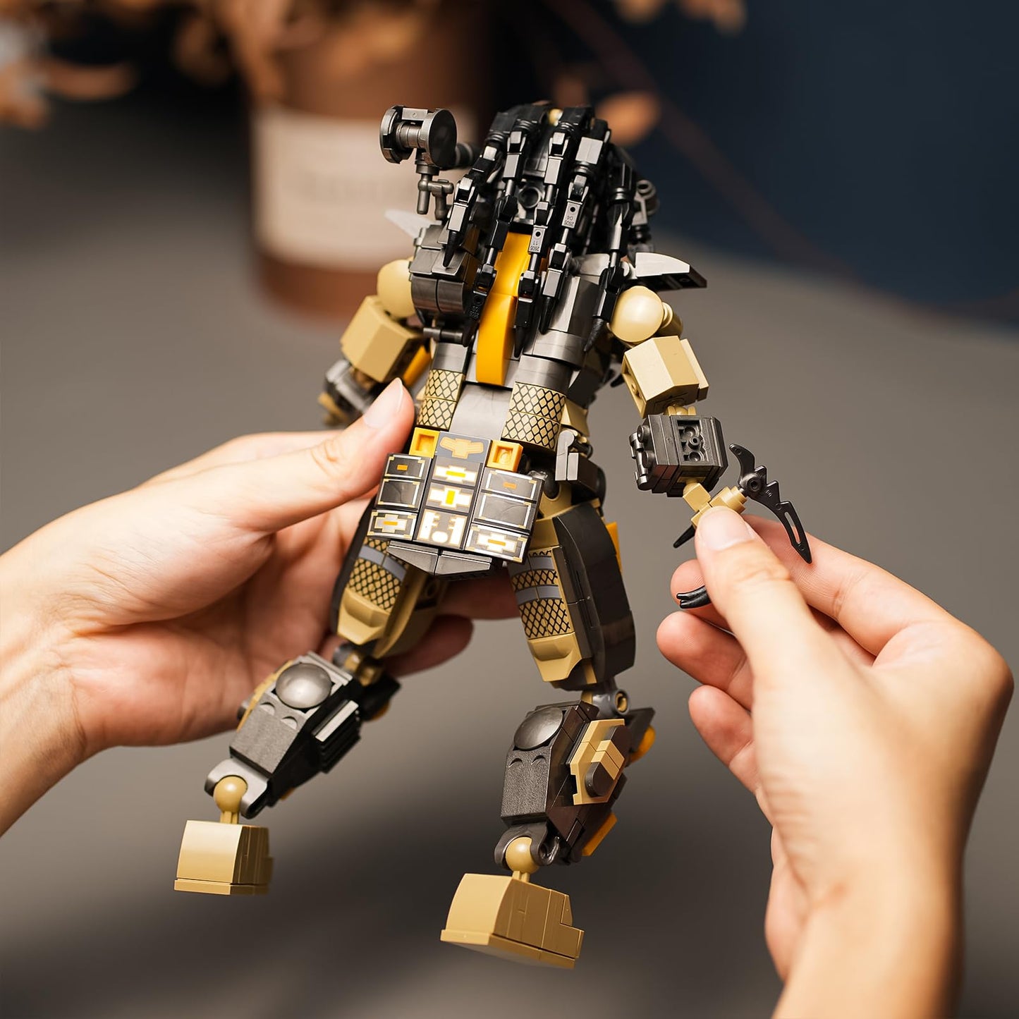 Xenomorph Horror Action Figure Building Kit Compatible With Lego For Adults,Cool Halloween Toy For Boys 8-14 Years Up 558Pcs