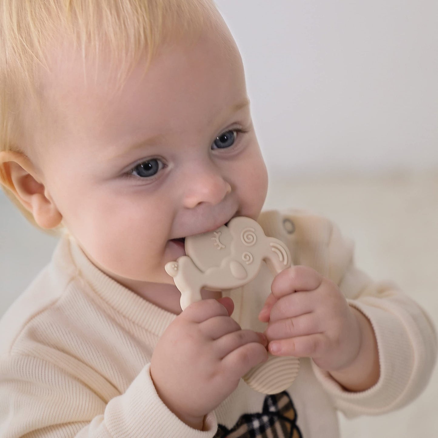 Moonkie Teething Toy, Safe & Easy To Hold Bpa Free Silicone Baby Soothing Teethers, Prevent Finger Sucking Teether Toys Best For