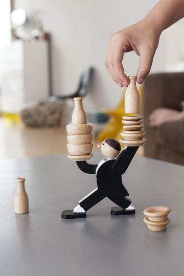Kikkerland Don'T Tip The Waiter Stacking Game
