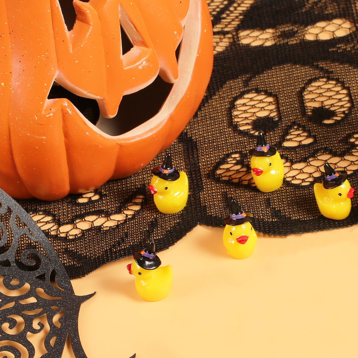 100pcs Mini Resin Duck  Tiny Ducks Halloween Witch Hat Miniature Resin Duck Little Resin Ducks for Crafts School Dollhouse Halloween Decoration (Purple Wizard Hat)