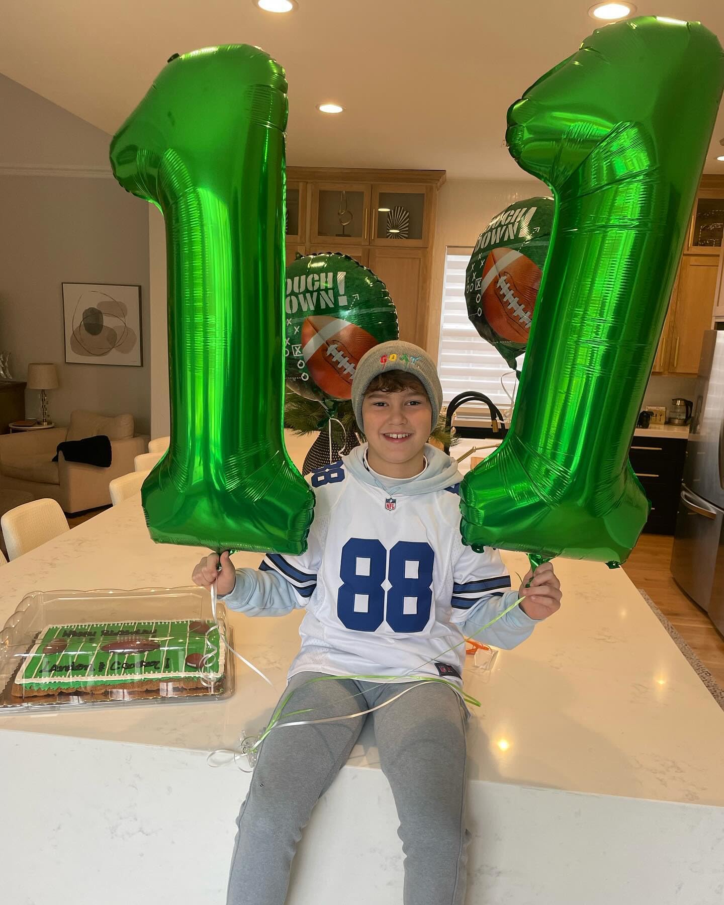 40 Inch Green 1 Balloon For First Birthday, 1St Number Balloons Birthday Decorations For Girl Boy Kids Toddler Baby, One Giant N