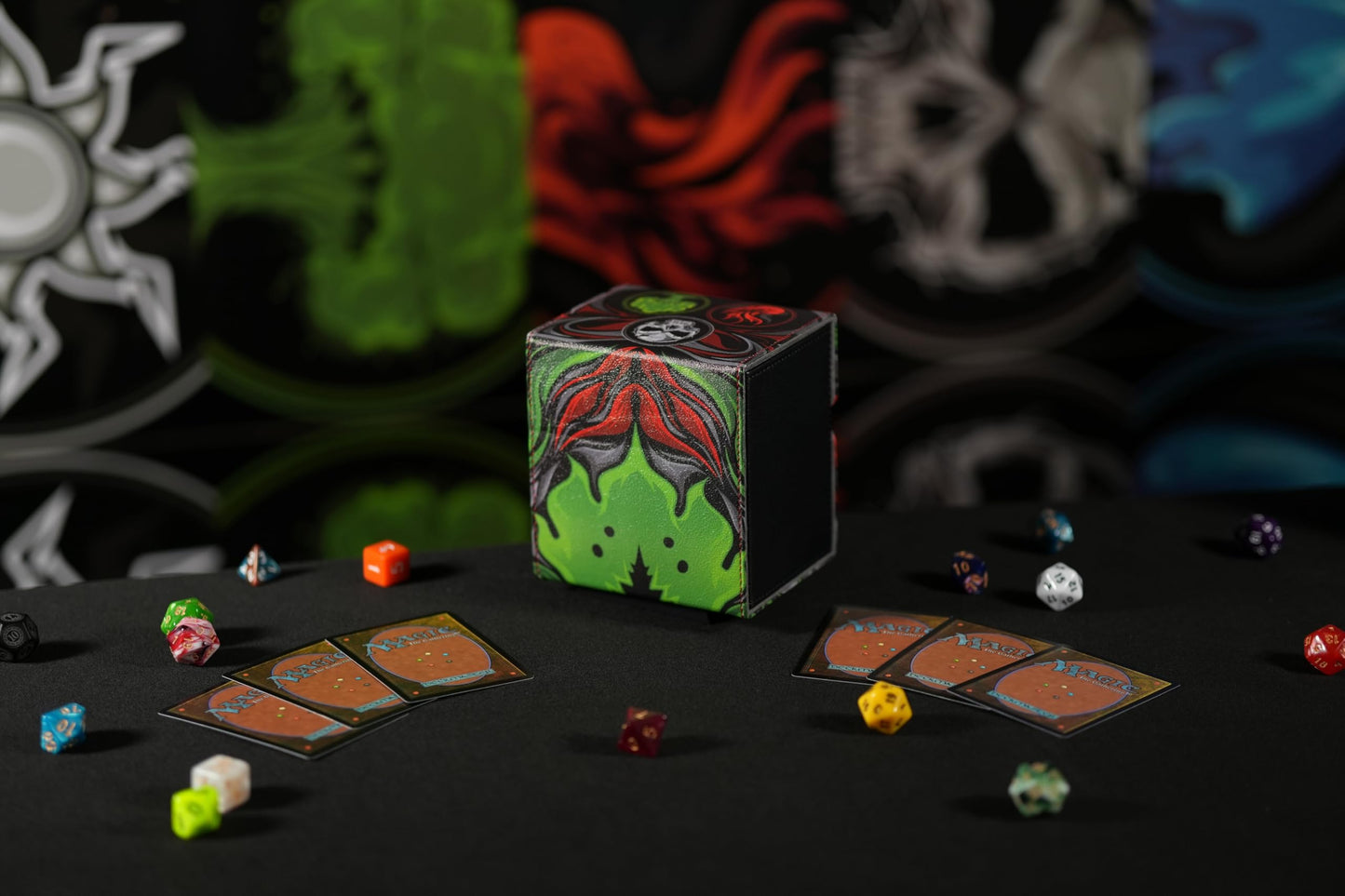 Ai protective covering MTG Commander 100+ Card Custom Art Deck Box With Storage (Black/Red/Green)