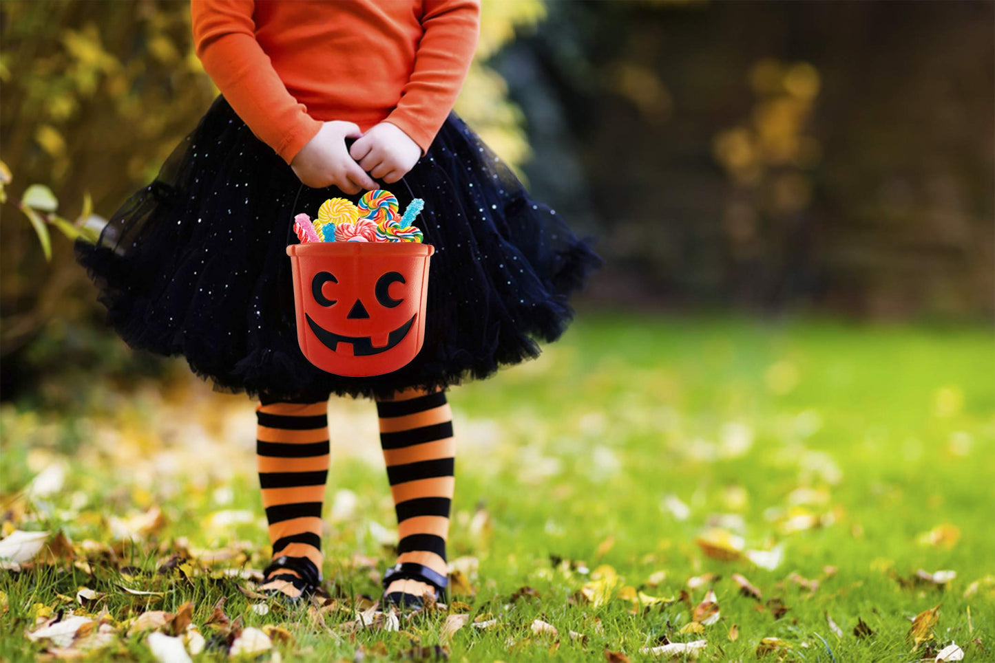 Kinrex Halloween Pumpkin Candy Bucket - Trick Or Treat Plastic Basket For Kids - Great Party Decor Favors - Orange - Measures 5.5 Inches