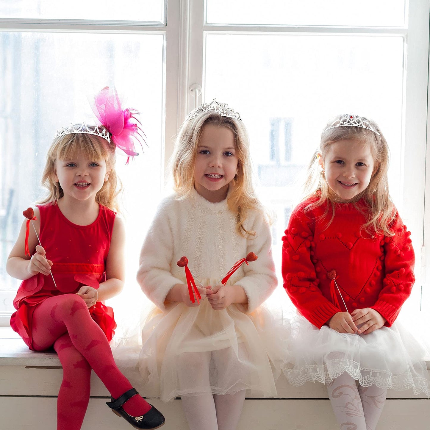 Hicarer 20 Pieces Girls Tiara Crown Silver Princess Crowns Girls Crystal Tiaras Bulk for Wedding Birthday Party Favor (Cute Styl