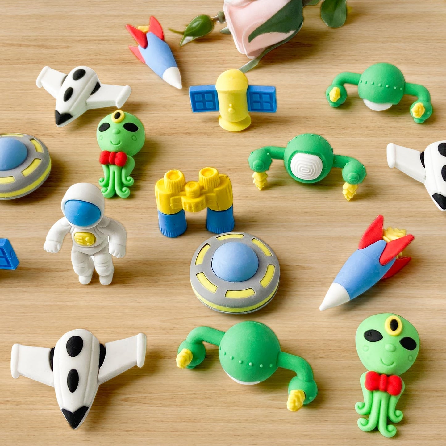 Kleeblatt Space Erasers For Kids Bulk 35Pcs,Puzzle Assembled Mini Fun Desk Pets For Kids Classroom, Treasure Box Prizes,Party Fa