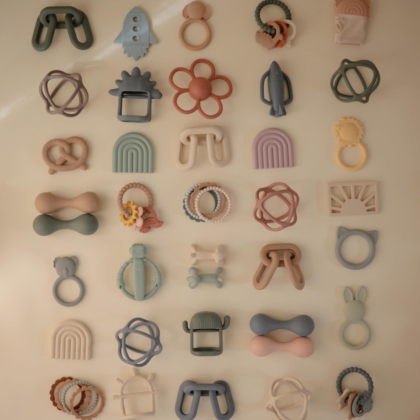 Mushie Silicone Baby Links Teether Toy (Natural)