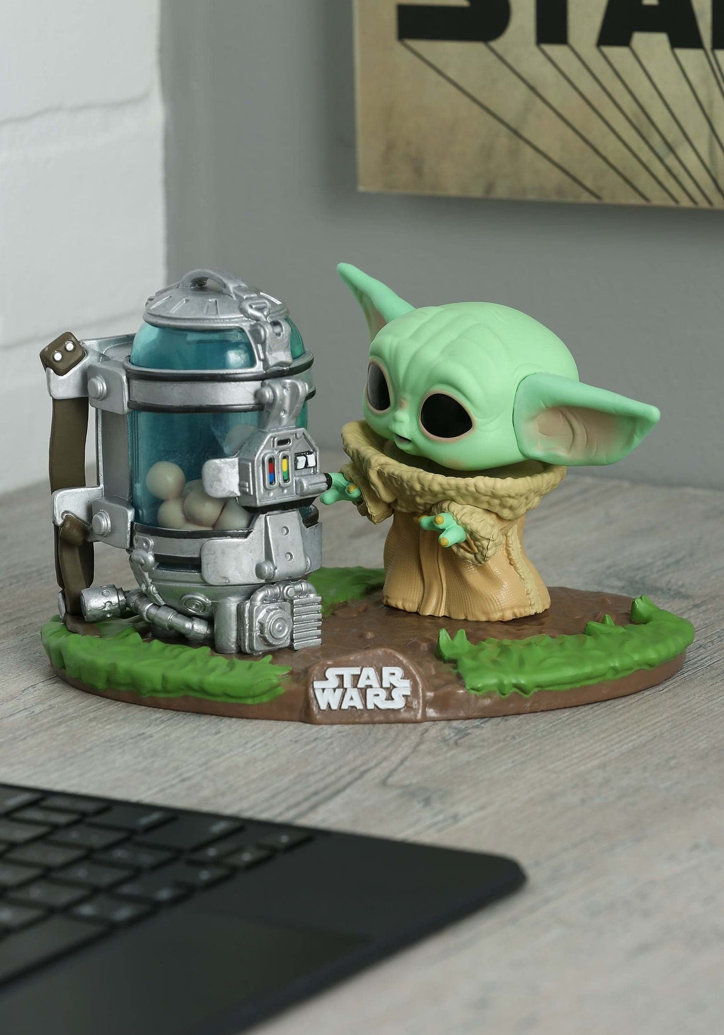 Funko Pop Deluxe Star Wars: The Mandalorian - The Child With Canister, Multicolor, Standard