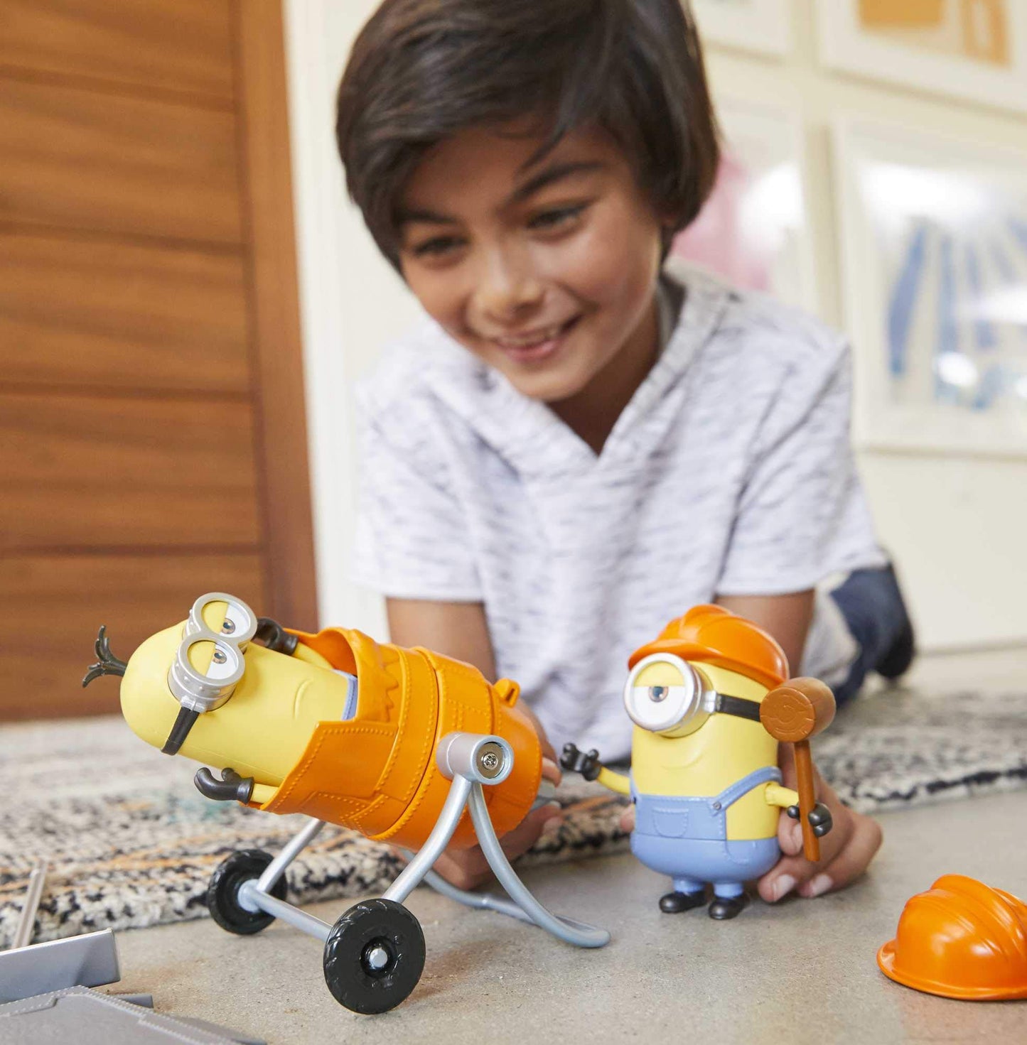Minions: The Rise Of Gru Movie Moments Mixed Up Minions: Approx 4-In Action Figure Interactive Toy With Articulation & Movie Scene Construction Accessories Minion Fans