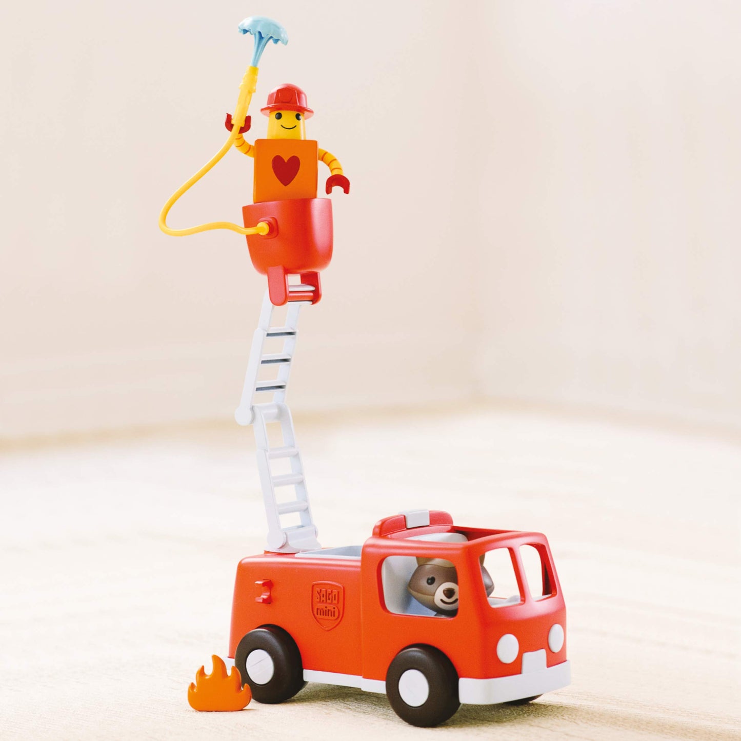 Sago Mini - Vehicles - Hugbot & KikiS Fire Truck