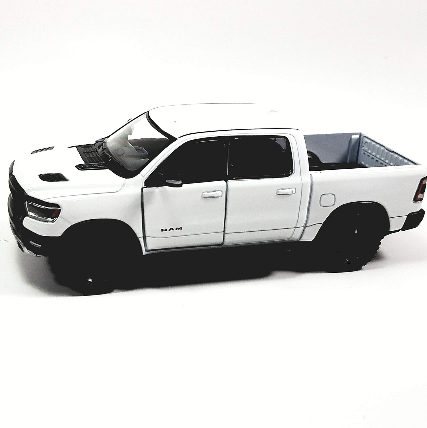 KiNSMART 2019 Dodge Ram 1500 Diecast Truck 1/46 Scale - White, Model k5365dy