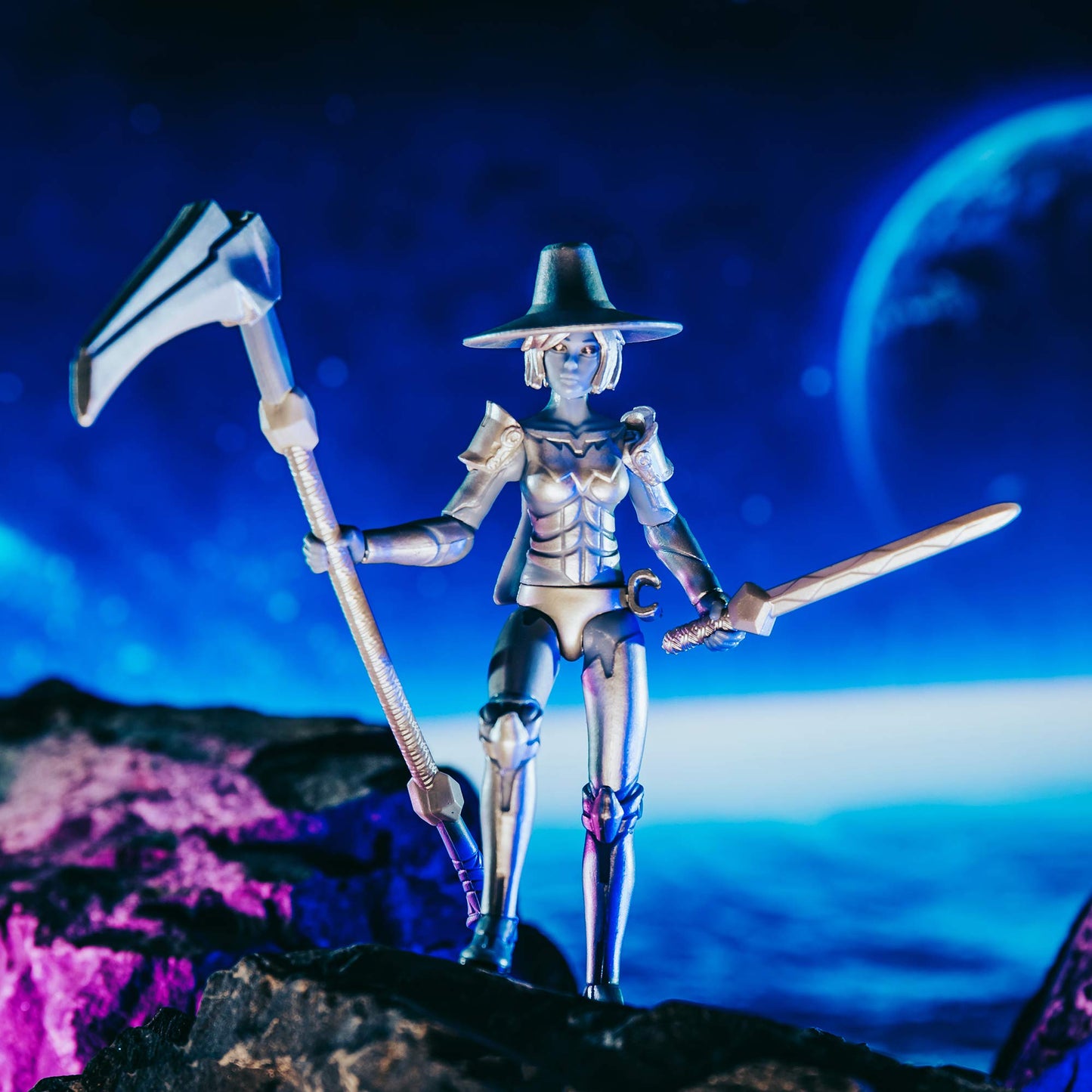Roblox Imagination Collection - Aven  The Silver Warrior Figure Pack [Includes limited availability Virtual Item]