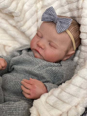 Fockof Realistic Reborn Baby Dolls Girl 17-Inch Soft Vinyl Lifelike Real Life Baby Dolls Babe Reborn Accessories For 3+ Years Old (Gray)