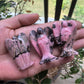 Fekuar Natural Rhodonite Guardian Angel Statue, Hand-Carved Healing Crystal Pocket Figurines Decoration 2 Inches