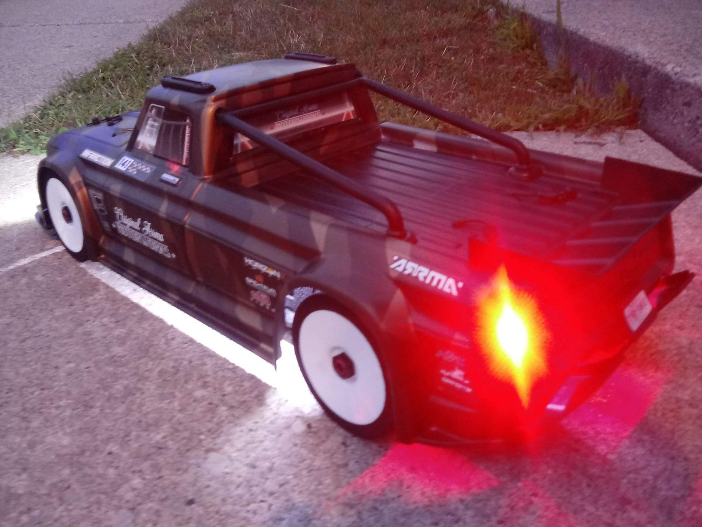 RC Lighthouse Universal HD LED Lights for Arrma Infraction, Felony, Typhon, Limitless, Outcast, Senton - White and Red