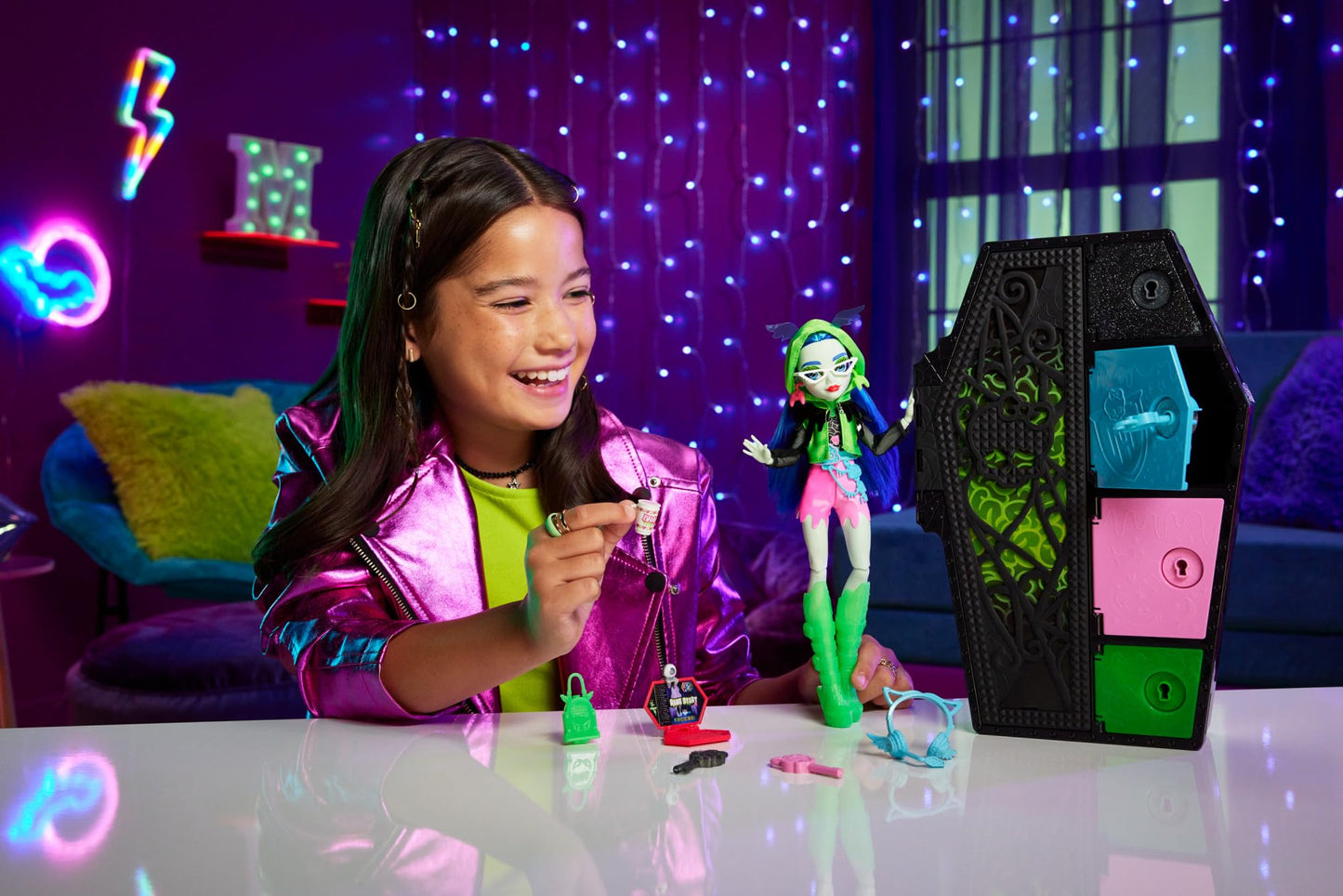 Monster High Monstrous Secrets Neon Scare Series Set With Articulated Doll Ghoulia Yelps, Locker, Over 19 Surprises, Over 125 Lo