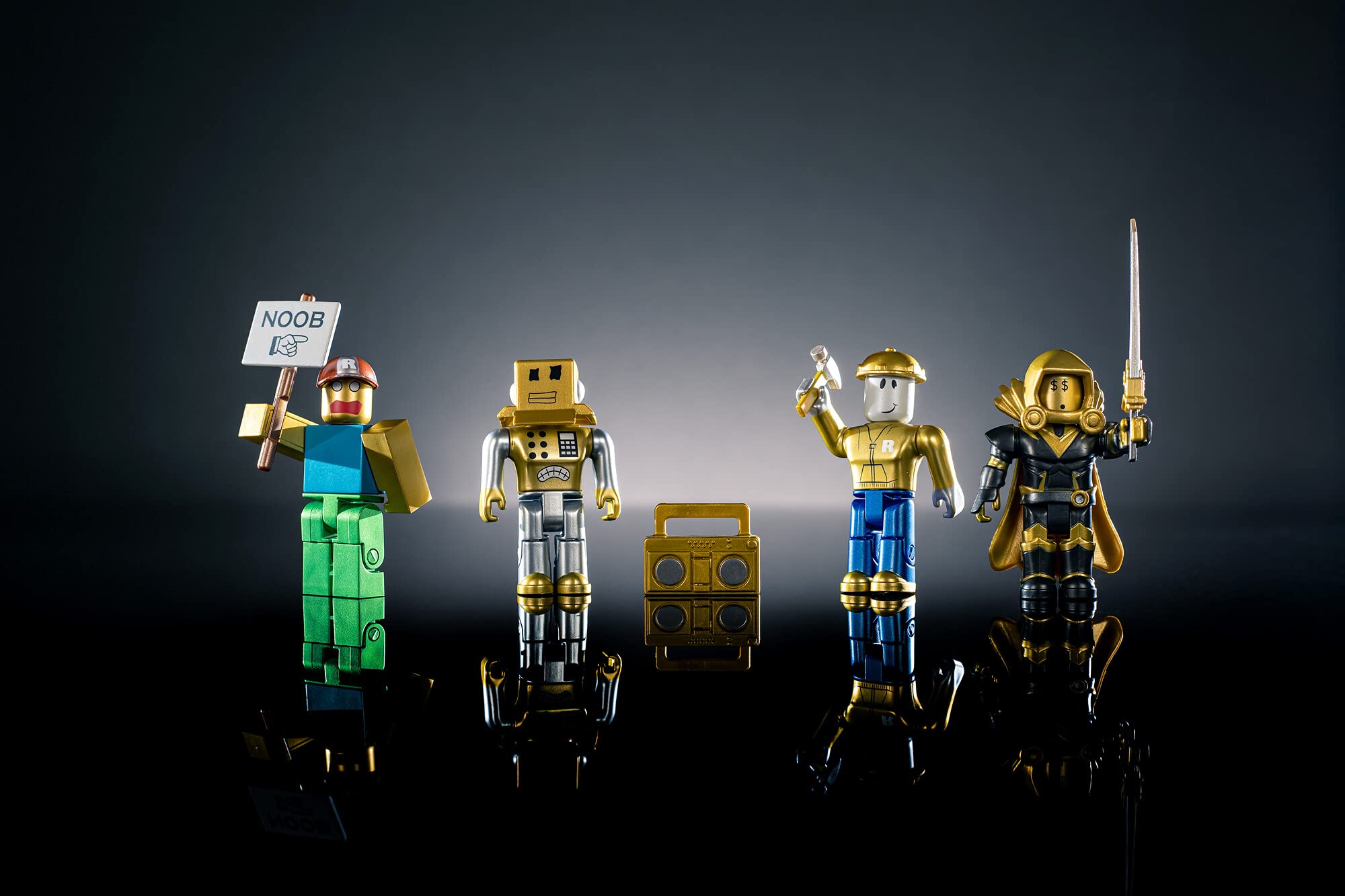 Roblox Action Collection 15th Anniversary Gold Collector's Set