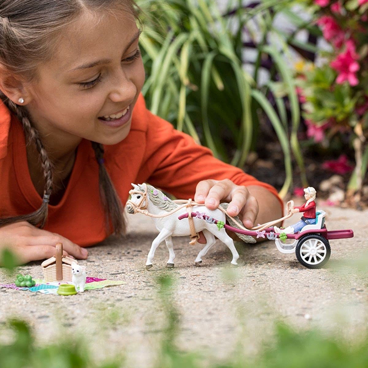 Schleich Horse Club, Horse Toys For Girls And Boys, Carriage Ride With Picnic Horse Set With Horse Toy, 32 Pieces