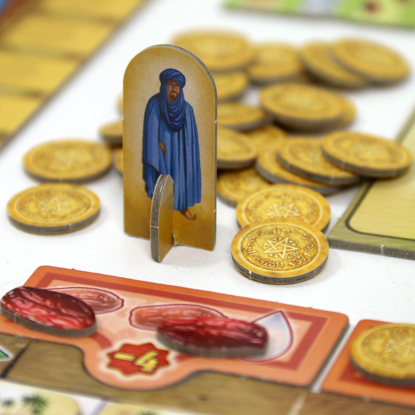 Queen Games Marrakesh Essential Edition Board Game, 2-4 Players, Cardboard, Multicolor, Ages 14+