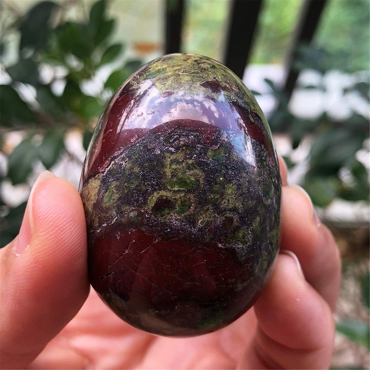 Fekuar Stone Egg Figurine, Polished Healing Crystal Easter Eggs Sphere Sculpture With Wood Stand, Natural Dragon Bloodstone, 1.8