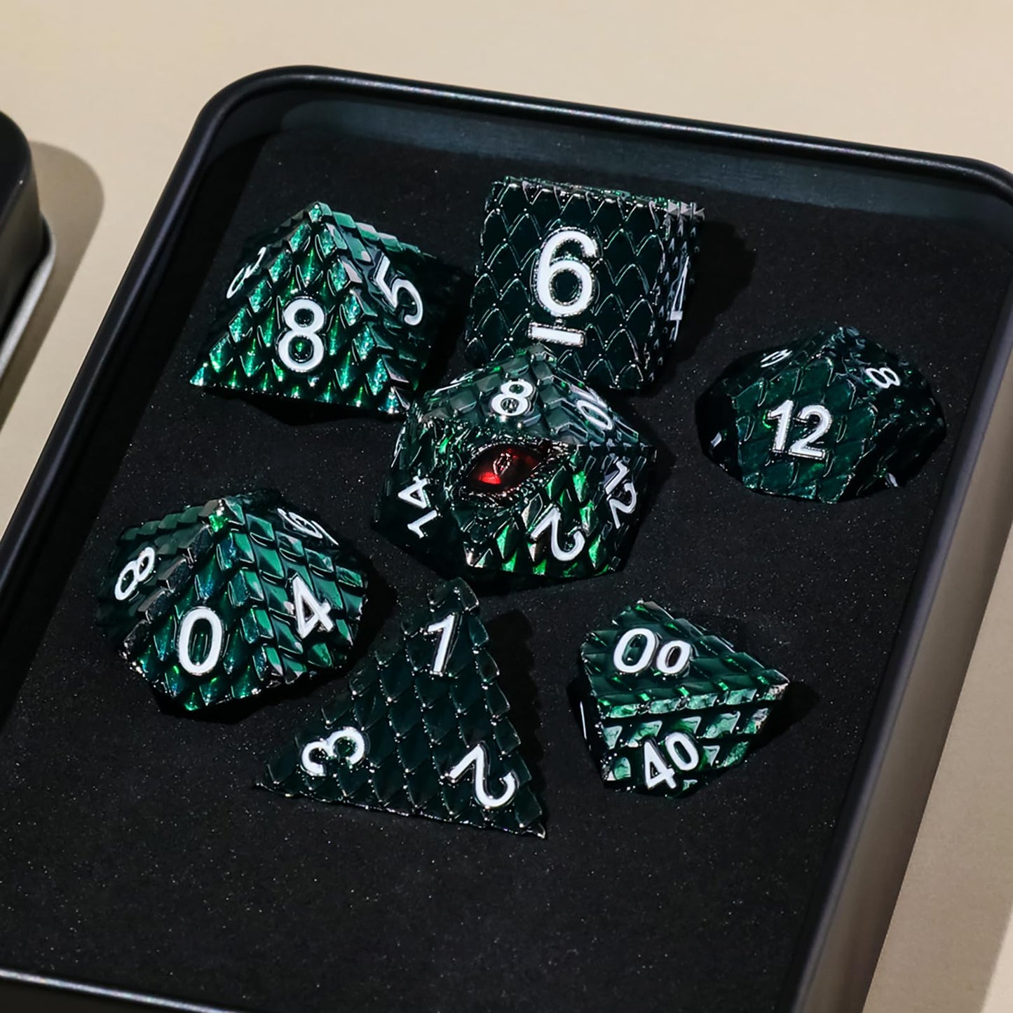 Metal Dice Set D&D,7 PCS Dragon Scale Metallic DND Dice Set,Dragon Eye Metal Dice with Grogeous Gift Case for Dungeons and Drago